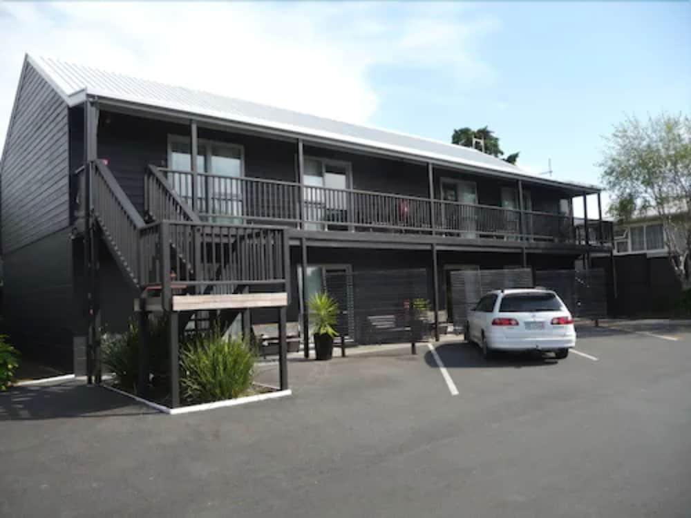16 Northgate Motor Motel